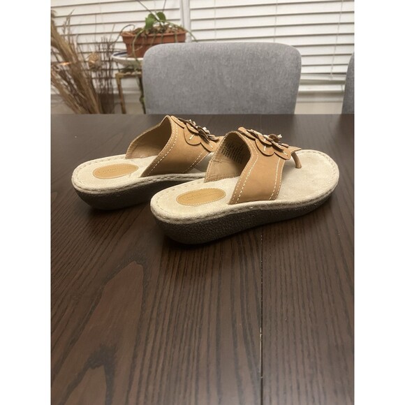 Croft & Barrow Sole Sense-ability  9Leather Flower Sandals Thongs - Picture 1 of 7